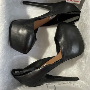 Steve Madden High Platform Heel - Black - Size 7